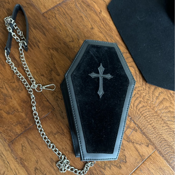 Spirit‎ Halloween Black Coffin Chain Bag - Picture 2 of 9